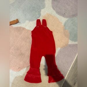 kate Quinn Christmas Outfit